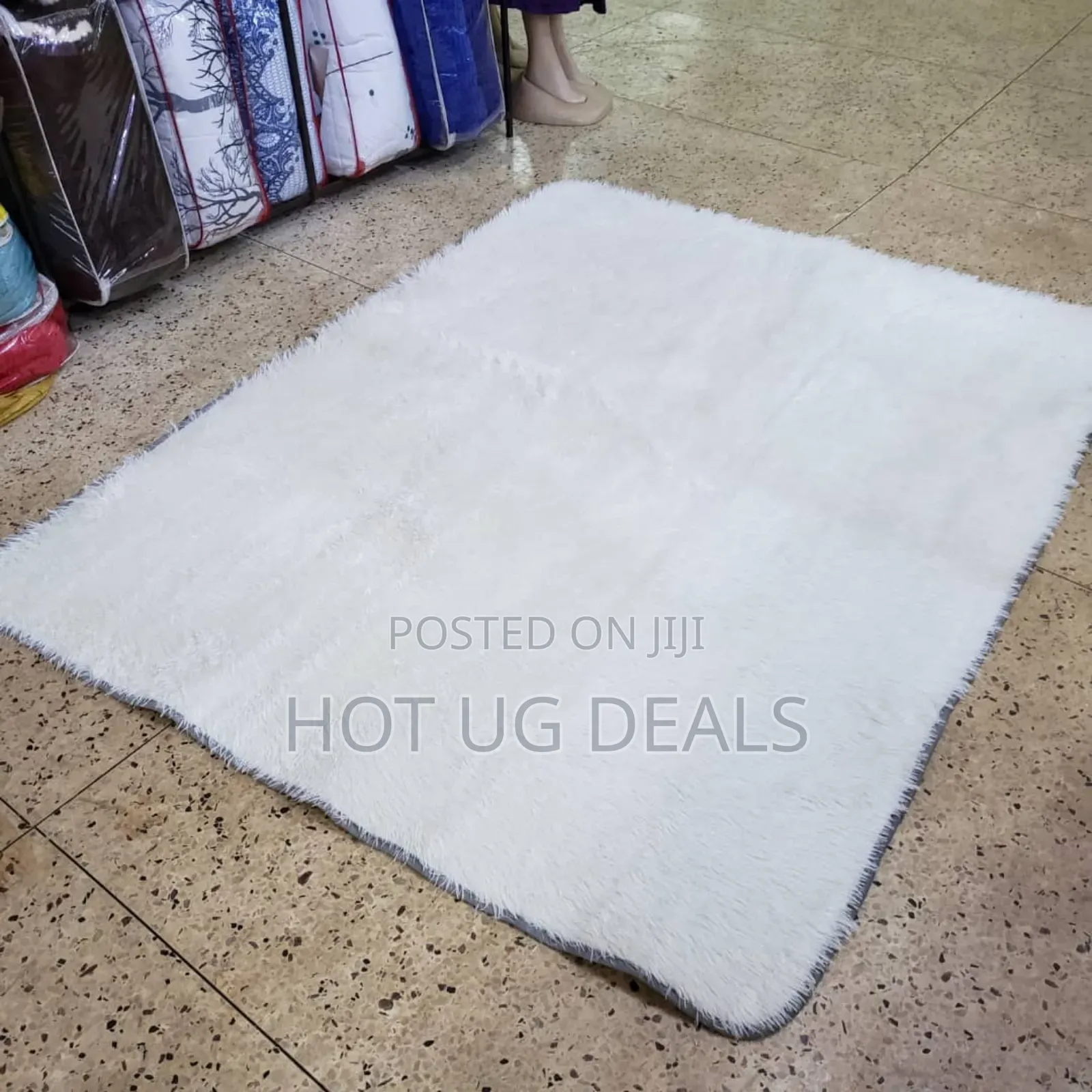Fluffy Woolen Carpet/ Area Rug 1.5m By 2m- White