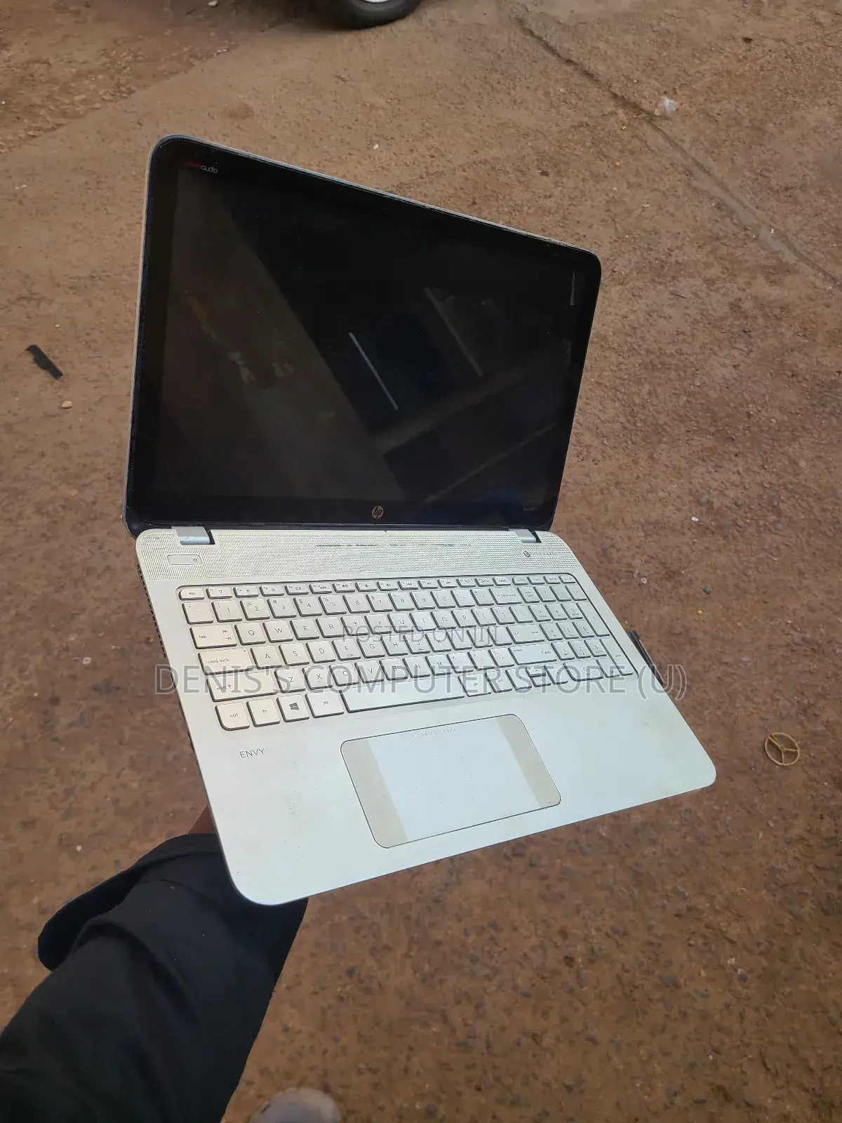 Laptop HP Envy 17t 8GB Intel Core I5 HDD+SSD 500GB