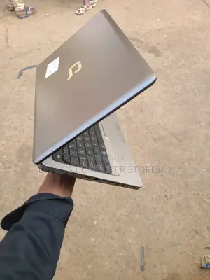 Laptop HP Compaq Presario V5000 4GB Intel Core I3 HDD+SSD 350GB