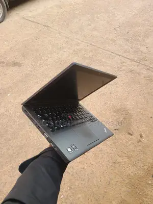 Laptop Lenovo ThinkPad X240 4GB Intel Core I5 SSD 256GB