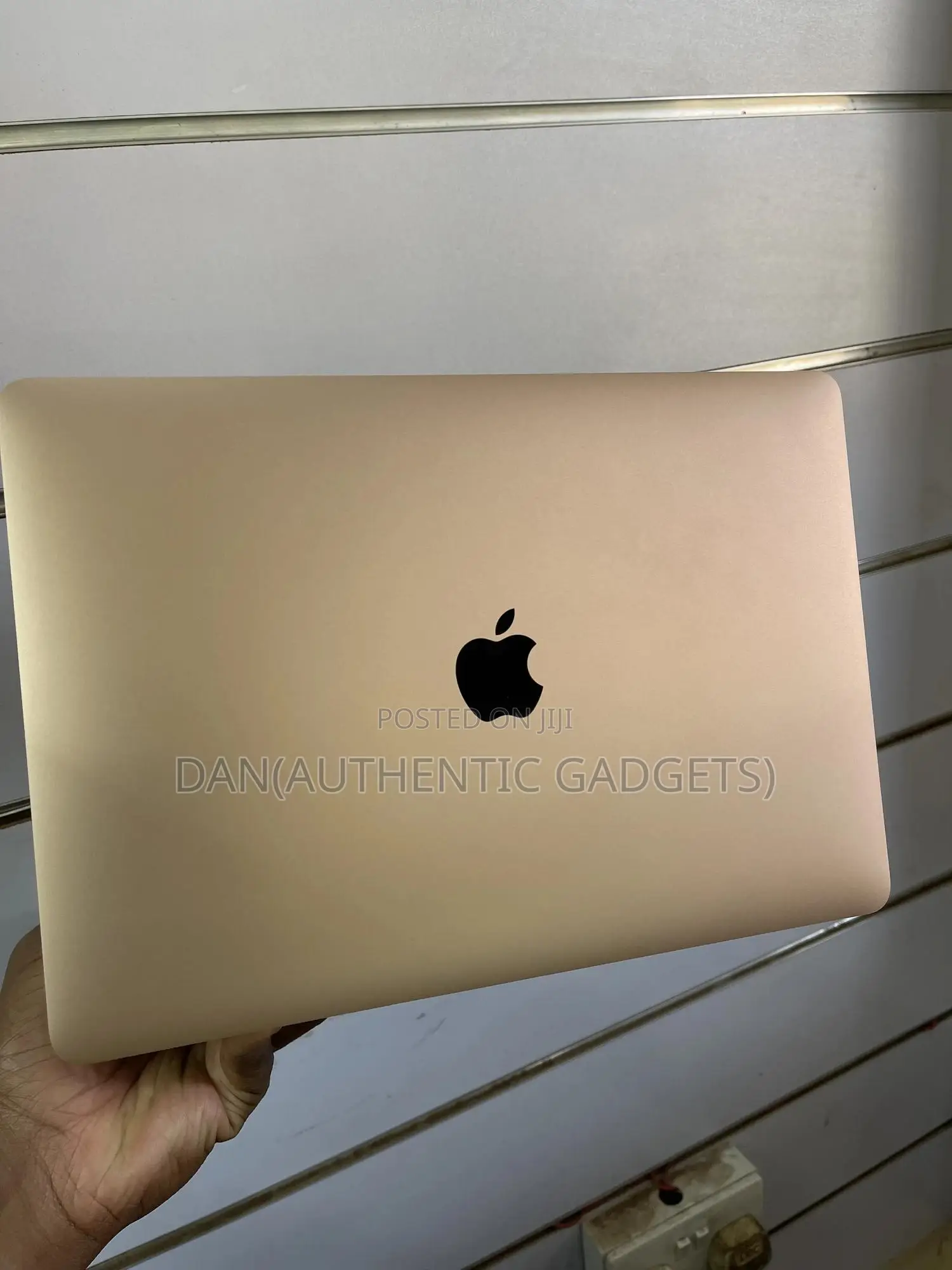 New Laptop Apple MacBook Air 2020 M1 8GB Apple M1 SSD 256GB