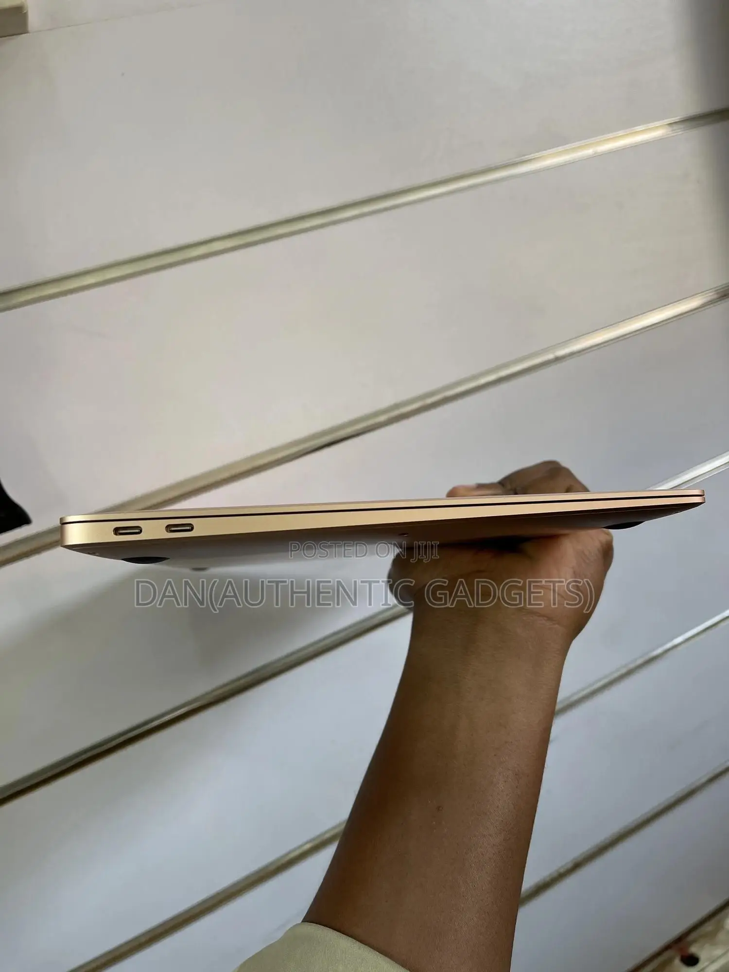 New Laptop Apple MacBook Air 2020 M1 8GB Apple M1 SSD 256GB
