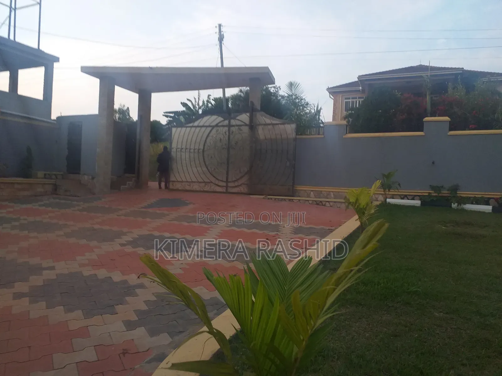4bdrm House in Akright Bwebajja, Ssisa for sale