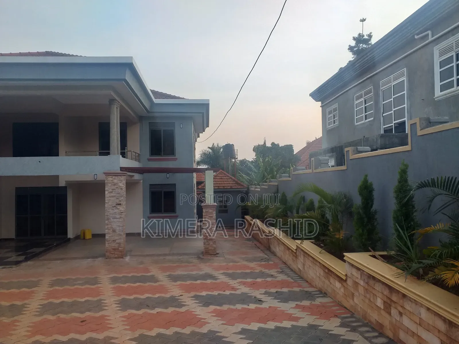 4bdrm House in Akright Bwebajja, Ssisa for sale