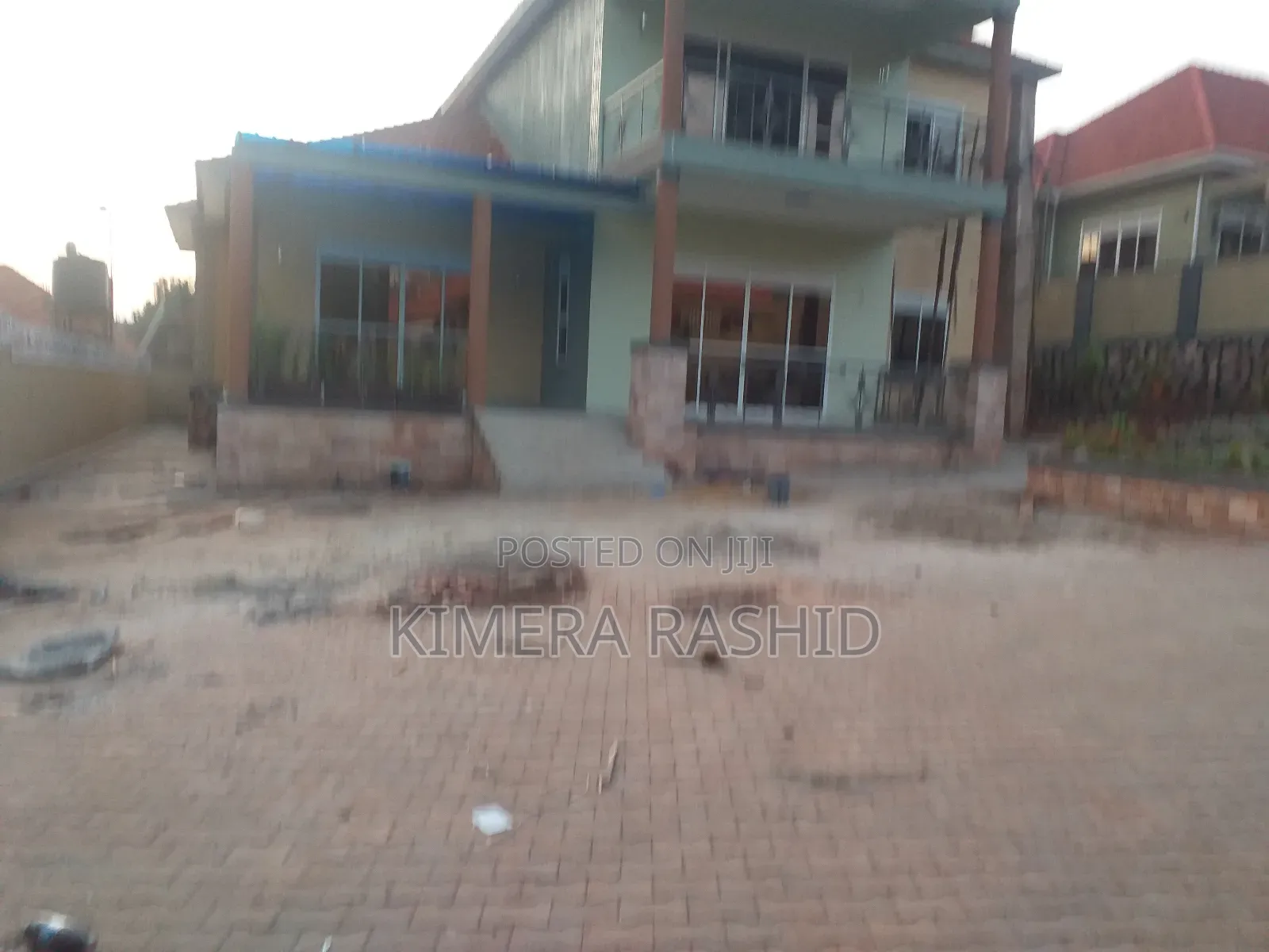 4bdrm House in Akright Bwebajja, Ssisa for sale