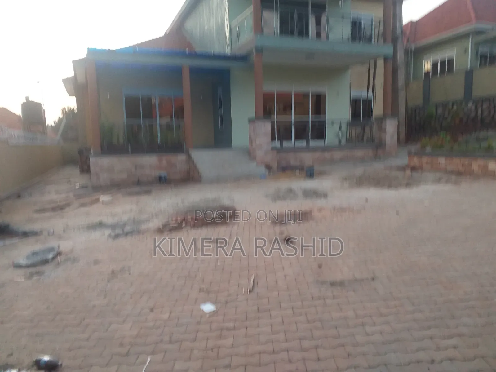 5bdrm House in Akright Bwebajja, Ssisa for sale