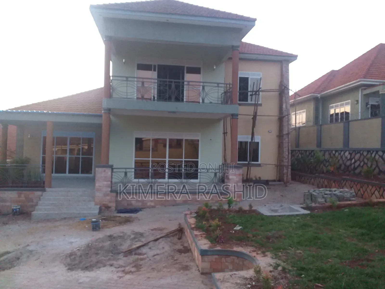 5bdrm House in Akright Bwebajja, Ssisa for sale