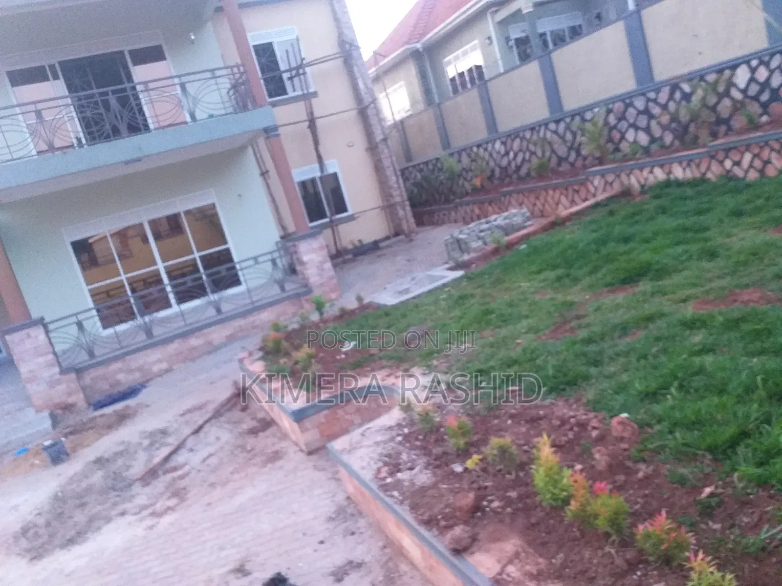 5bdrm House in Akright Bwebajja, Ssisa for sale