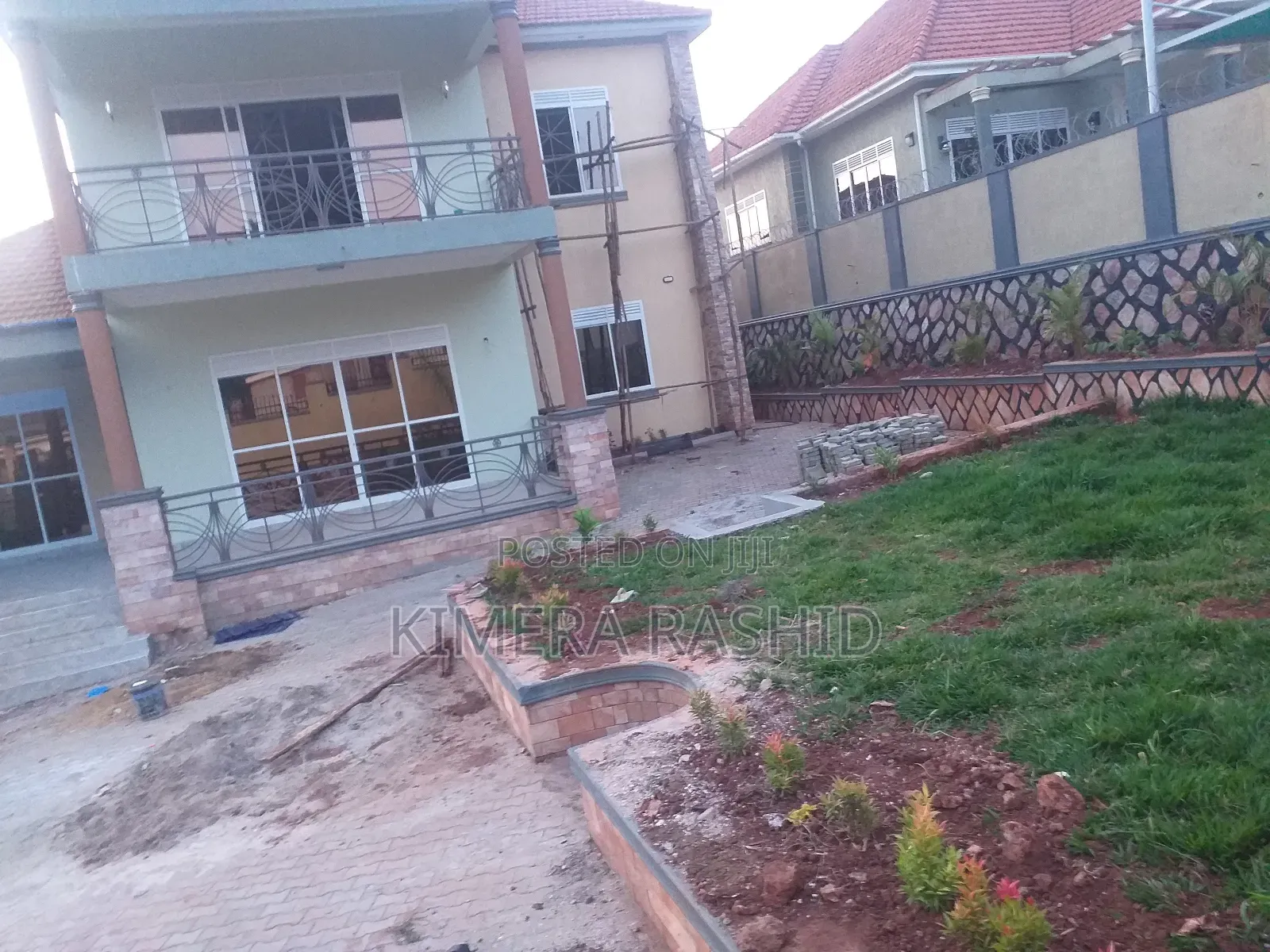 5bdrm House in Akright Bwebajja, Ssisa for sale
