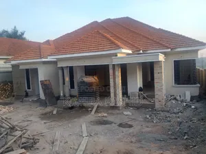 4bdrm House in Akright Bwebajja, Ssisa for sale
