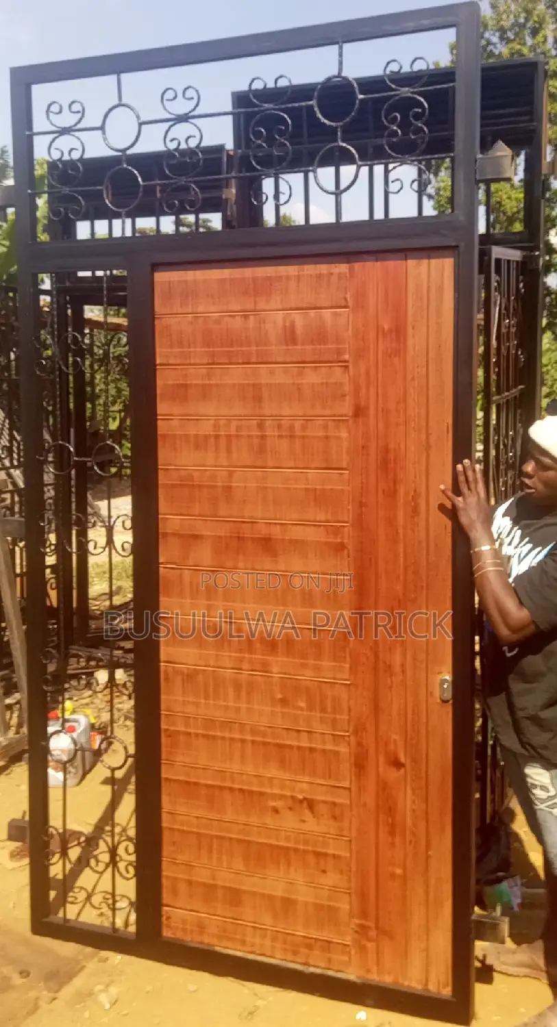Fixed Single Door