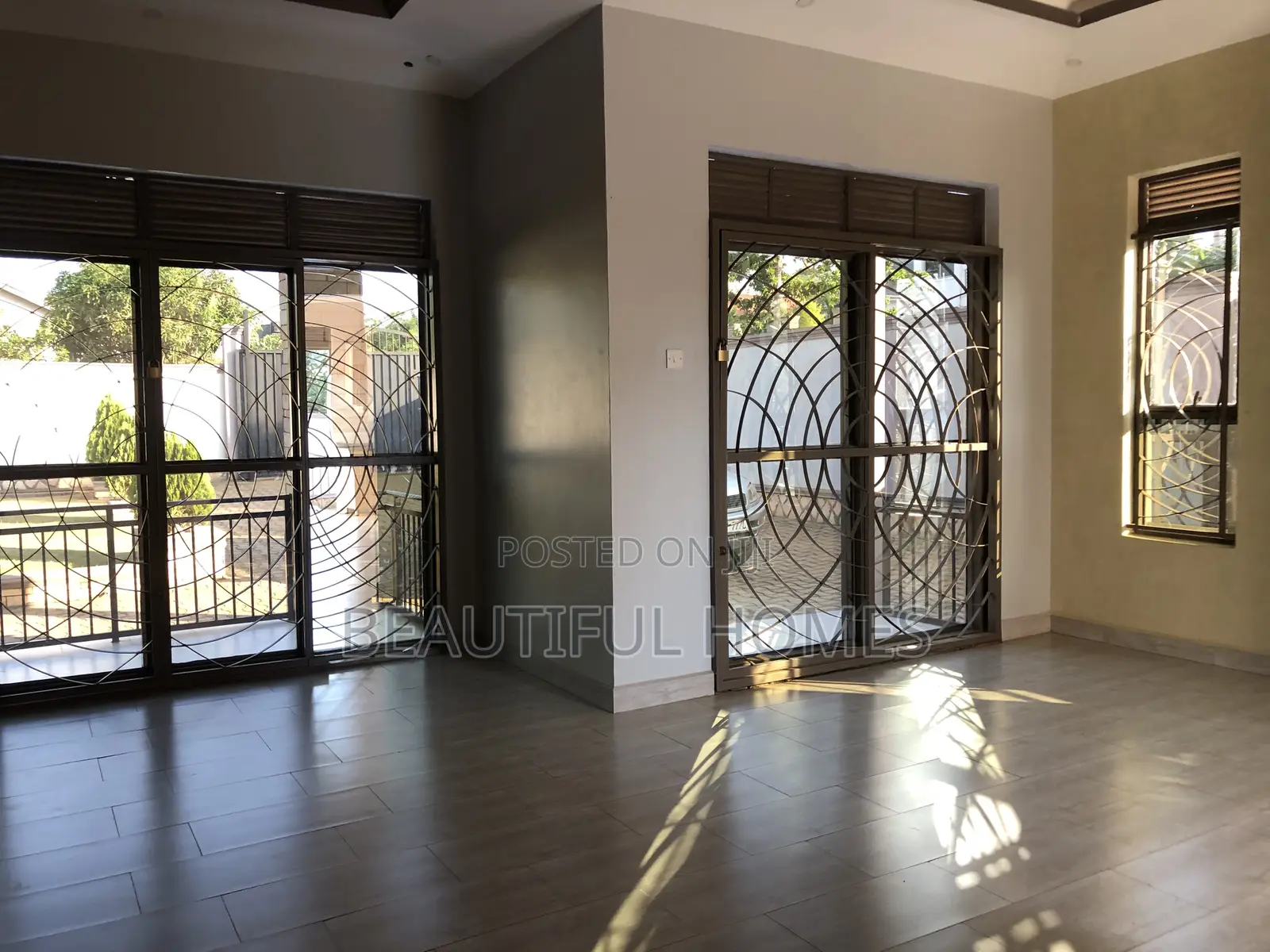 Furnished 4bdrm House in Kira for sale