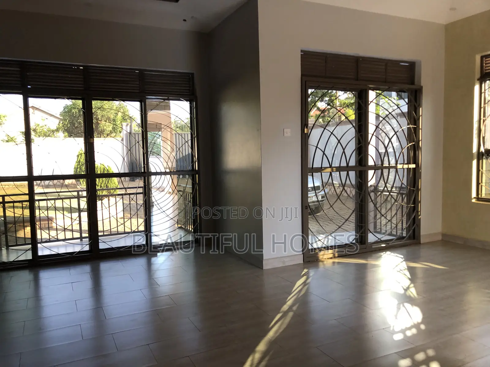 Furnished 4bdrm House in Kira for sale