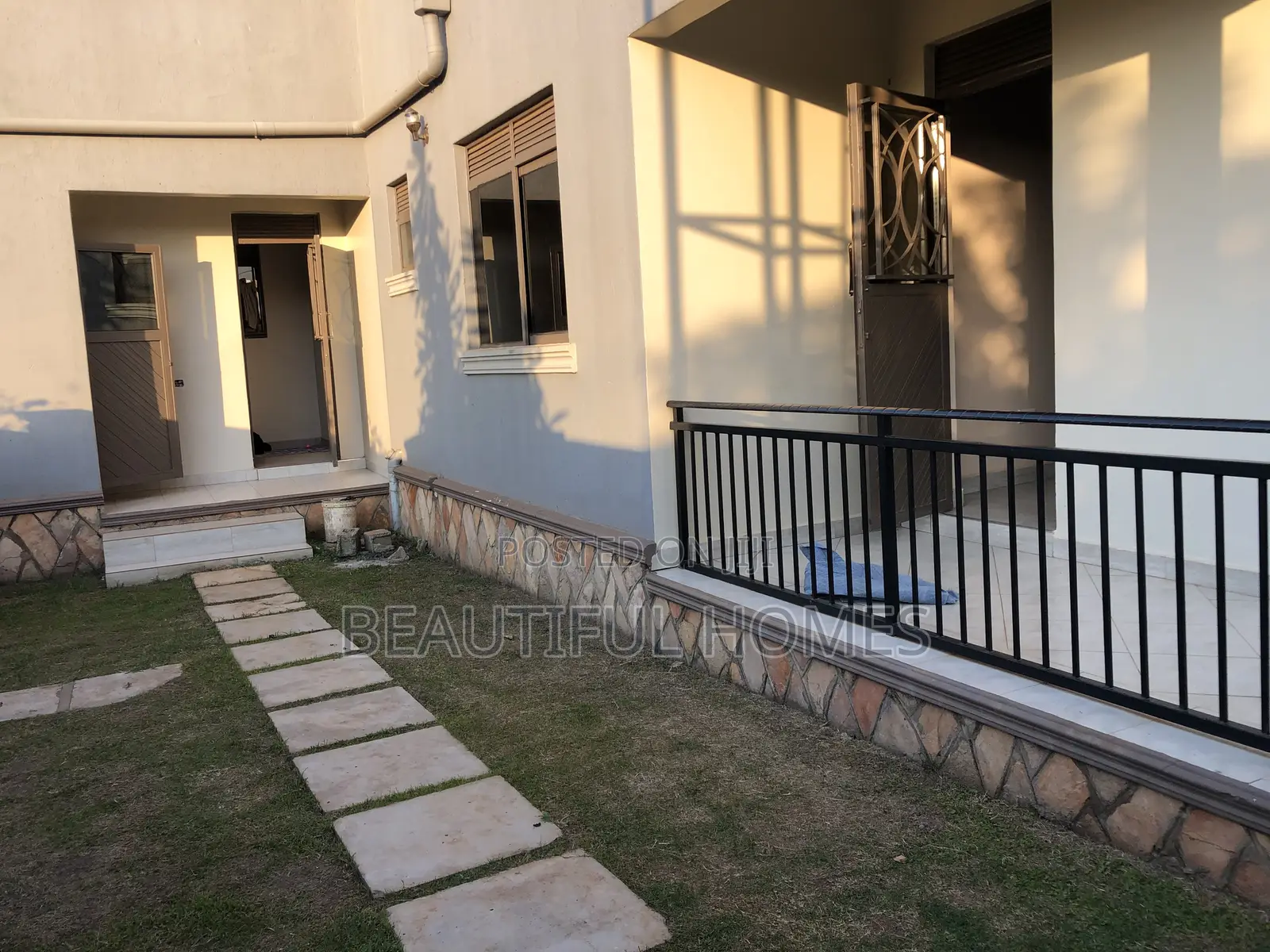 Furnished 4bdrm House in Kira for sale