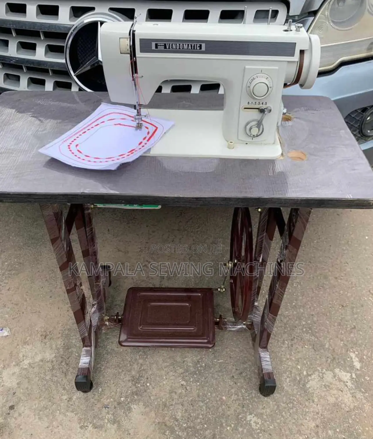 Zigzag Design Sewing Machines 47000 With Original New Stand