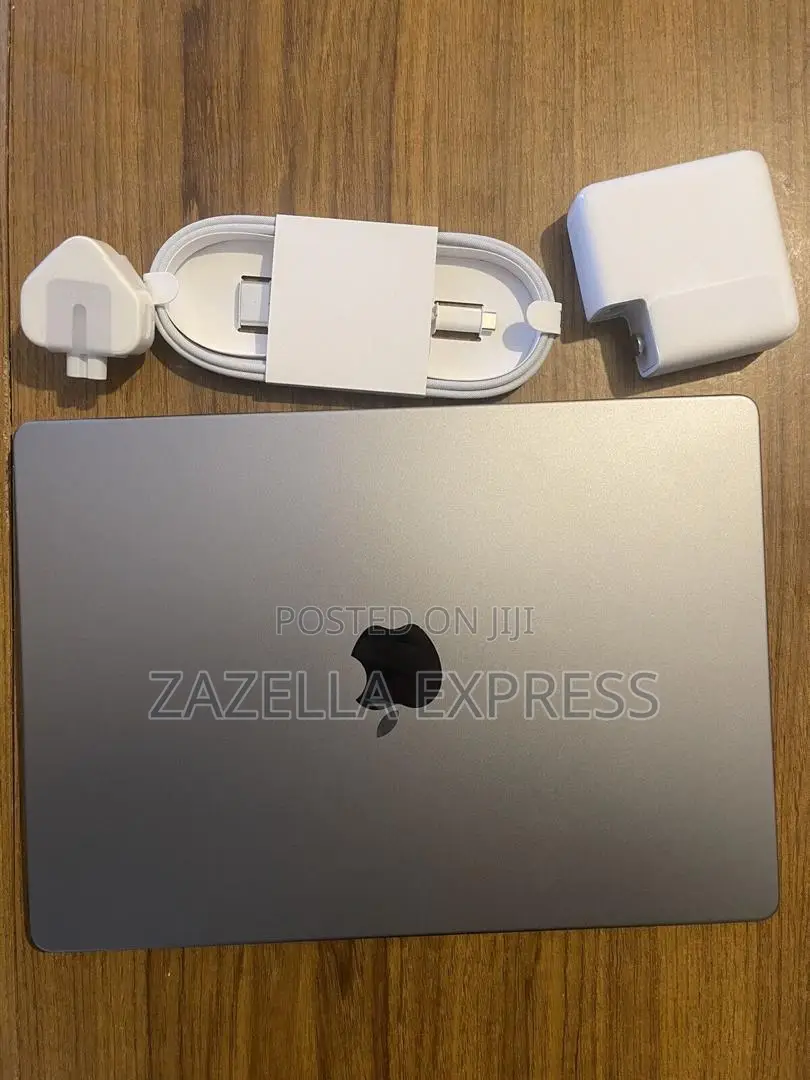 New Laptop Apple MacBook Pro 8GB Apple M3 SSD 1T