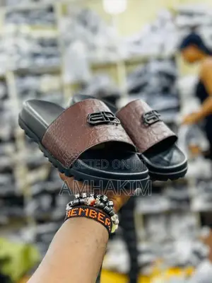 Classic Lv Slides in Stock