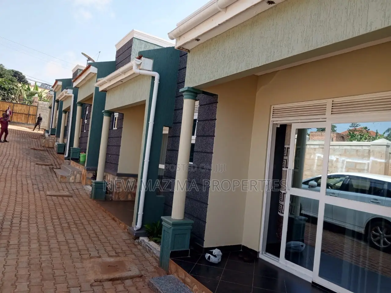 6bdrm House in Seguku Heights, Division A for sale
