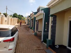 6bdrm House in Seguku Heights, Division A for sale