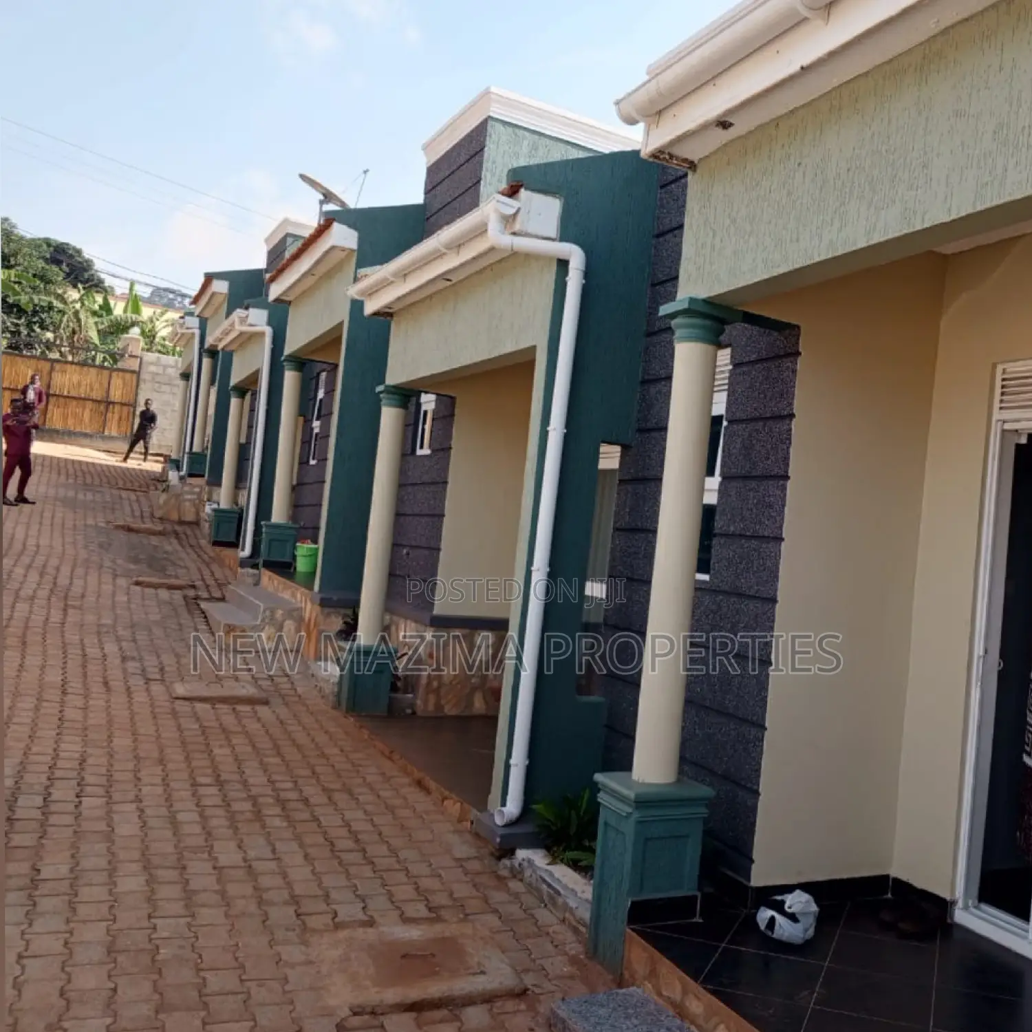 6bdrm House in Seguku Heights, Division A for sale