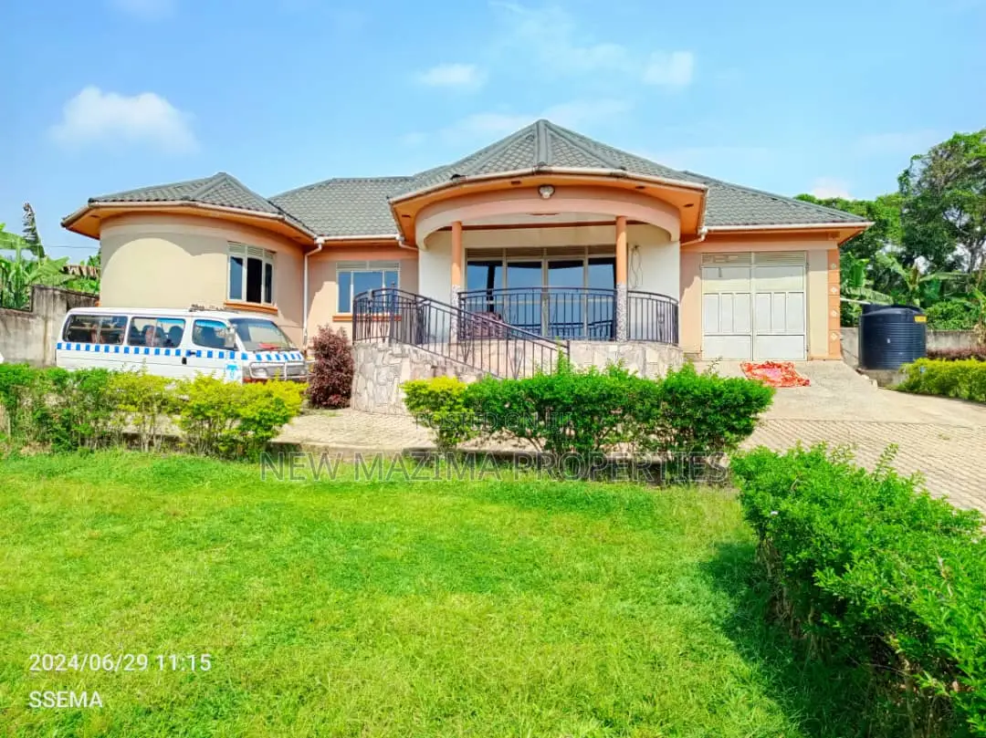 3bdrm Bungalow in Buloba Buyala, Division A for sale