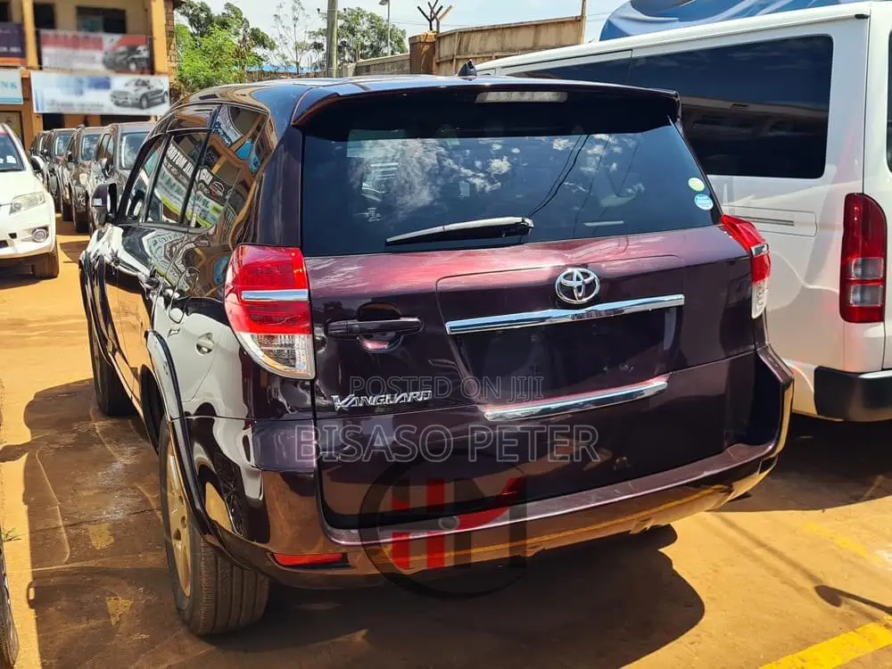 Toyota Vanguard 2011 Red