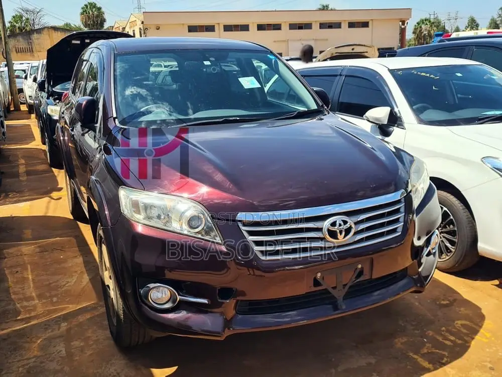 Toyota Vanguard 2011 Red