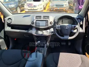 Toyota Vanguard 2011 Red