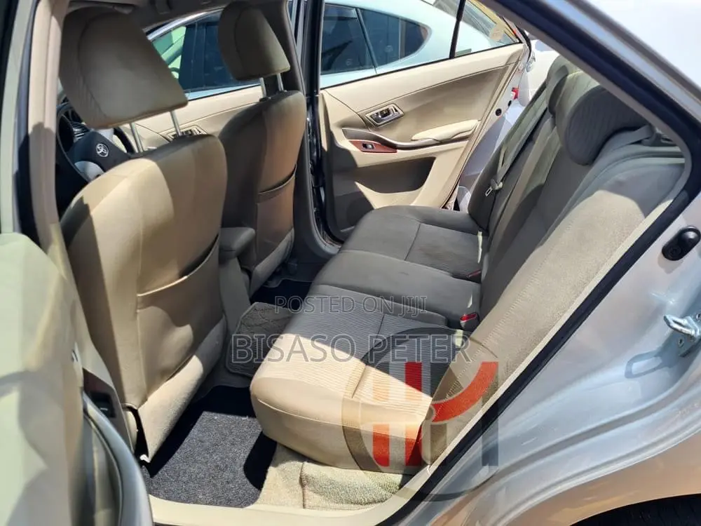 Toyota Premio 1.5 FWD 2012 Silver