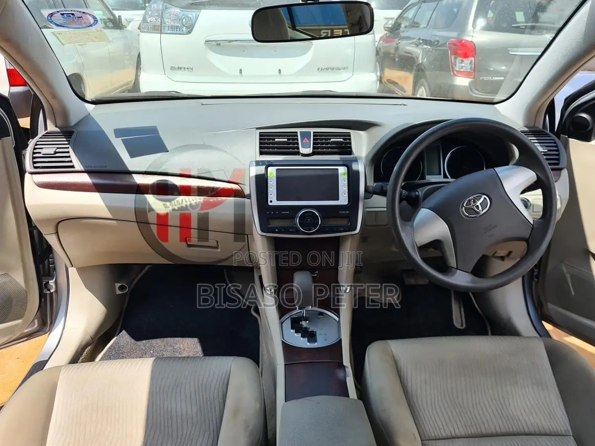 Toyota Premio 1.5 FWD 2012 Silver
