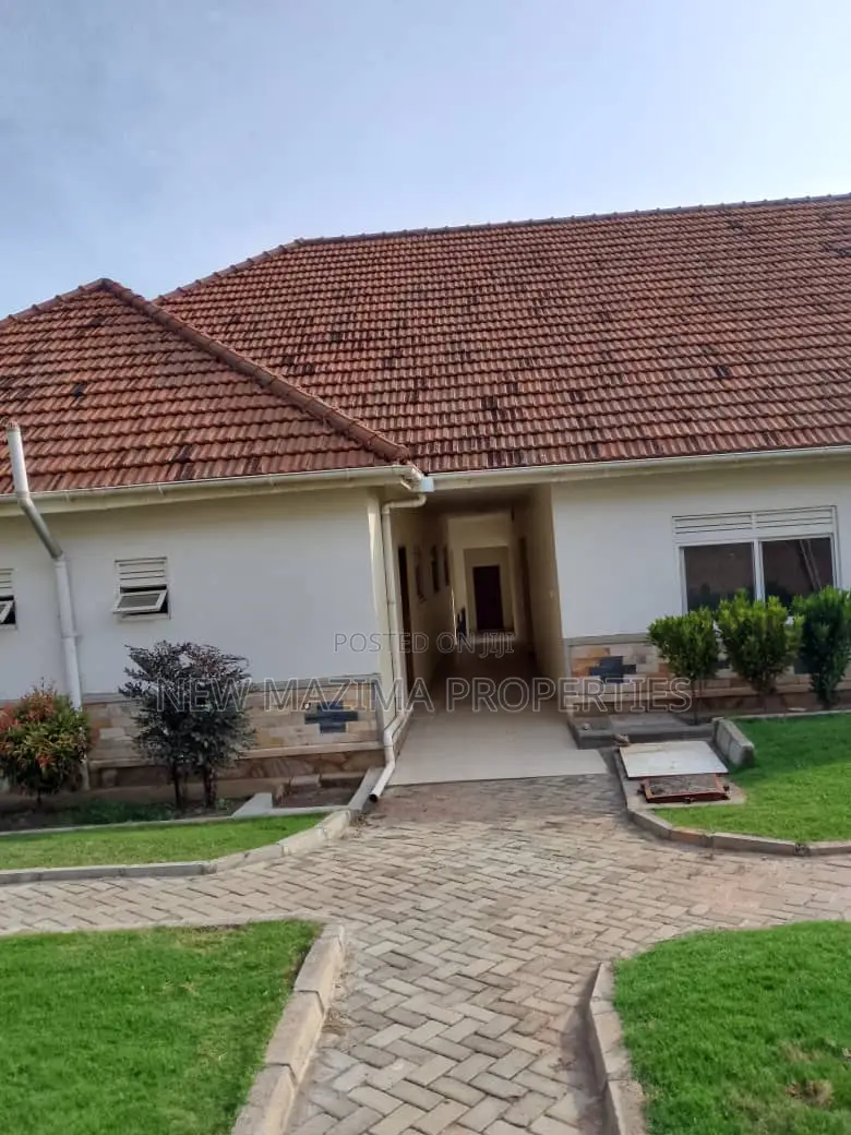 Veryclassic Four Starhotel of Over 45guest Rooms 4rent Ntebe