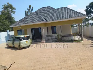 Furnished 4bdrm House in Kira for sale