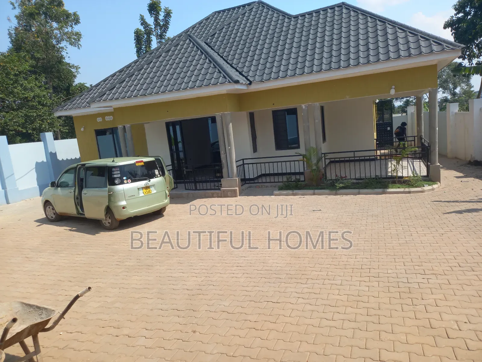 Furnished 4bdrm House in Kira for sale