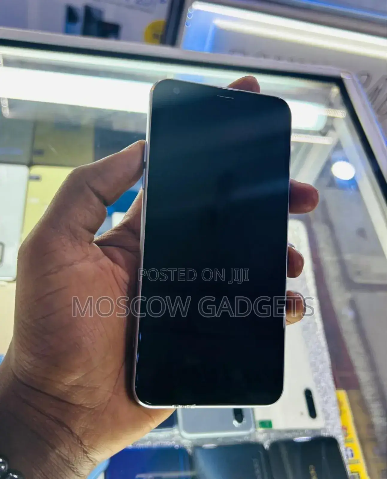 LG L-03K 64 GB White