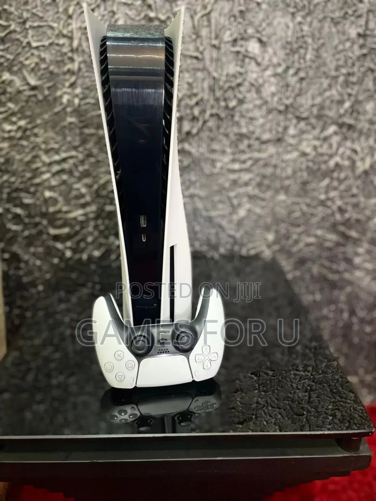 Uk Used Play Station 5 With a Pad 3330