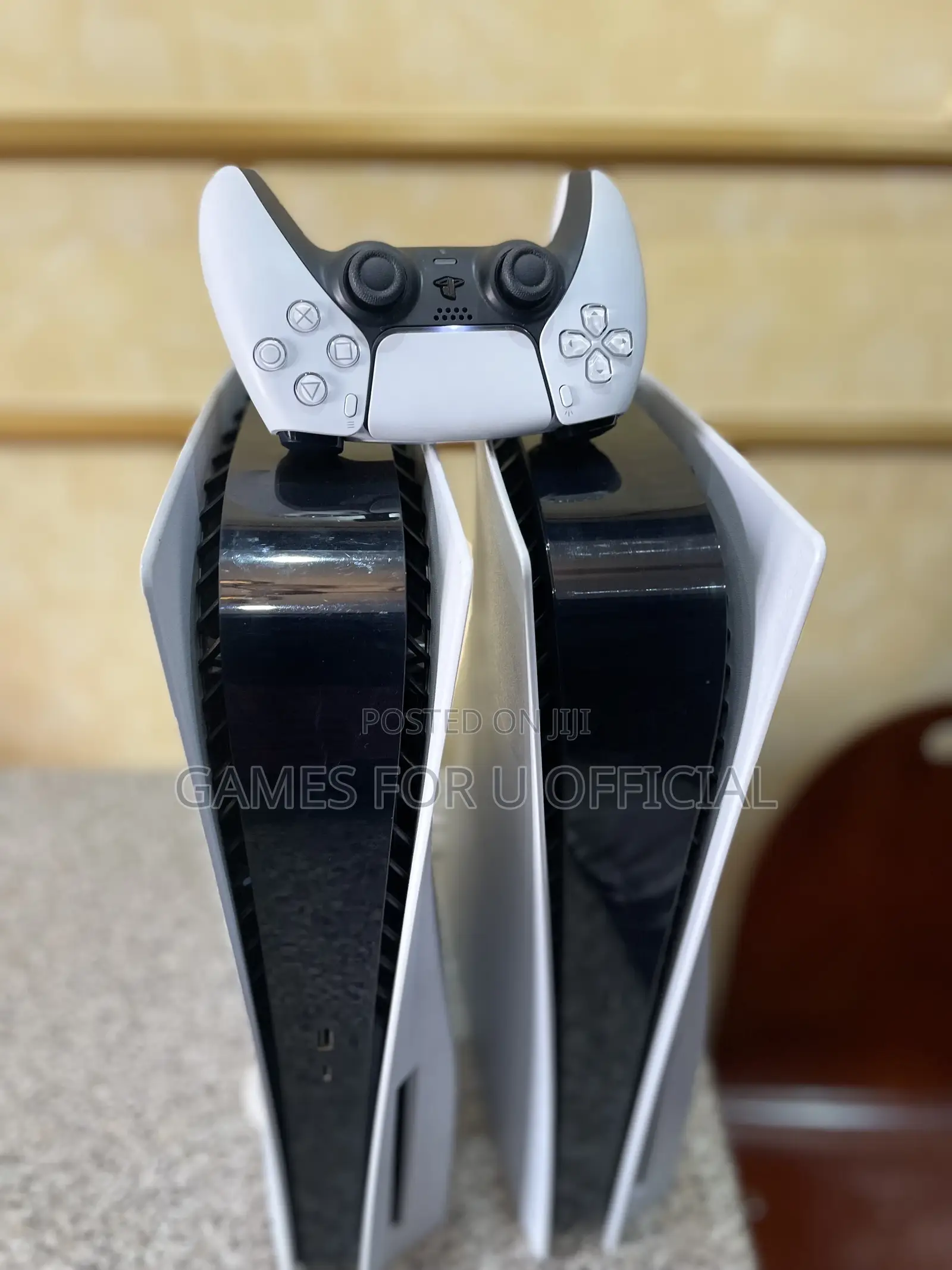 Sony Play Station 5 With One Pad 55?