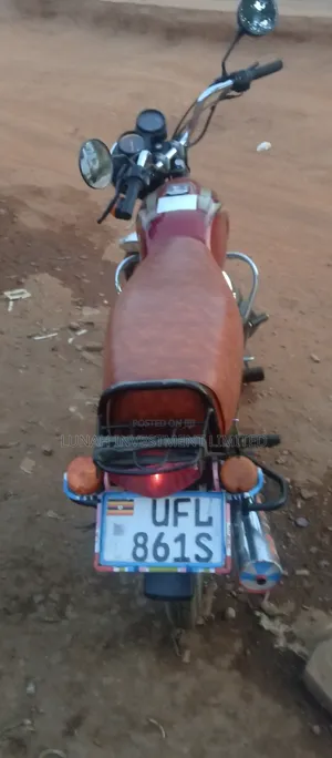 Bajaj Boxer 100 2023 Red