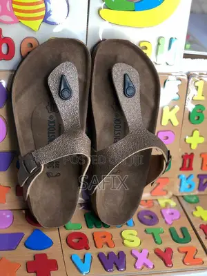 Photo - Birkenstock Gizeh Leather Buckle Sandal Sandcastles