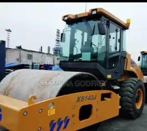Photo - Roller 10 Tonnes. Heavy Compactor For Hire