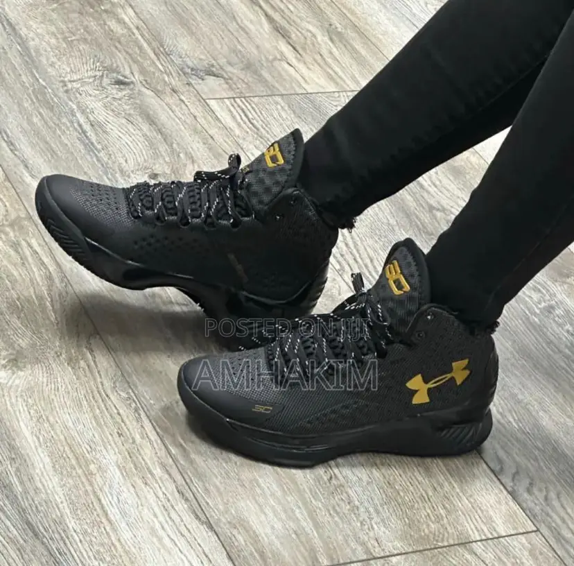 Under Armour X Stephen Curry in Stock