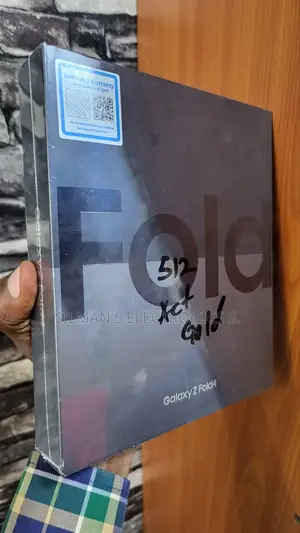 New Samsung Galaxy Z Fold4 512 GB Gold