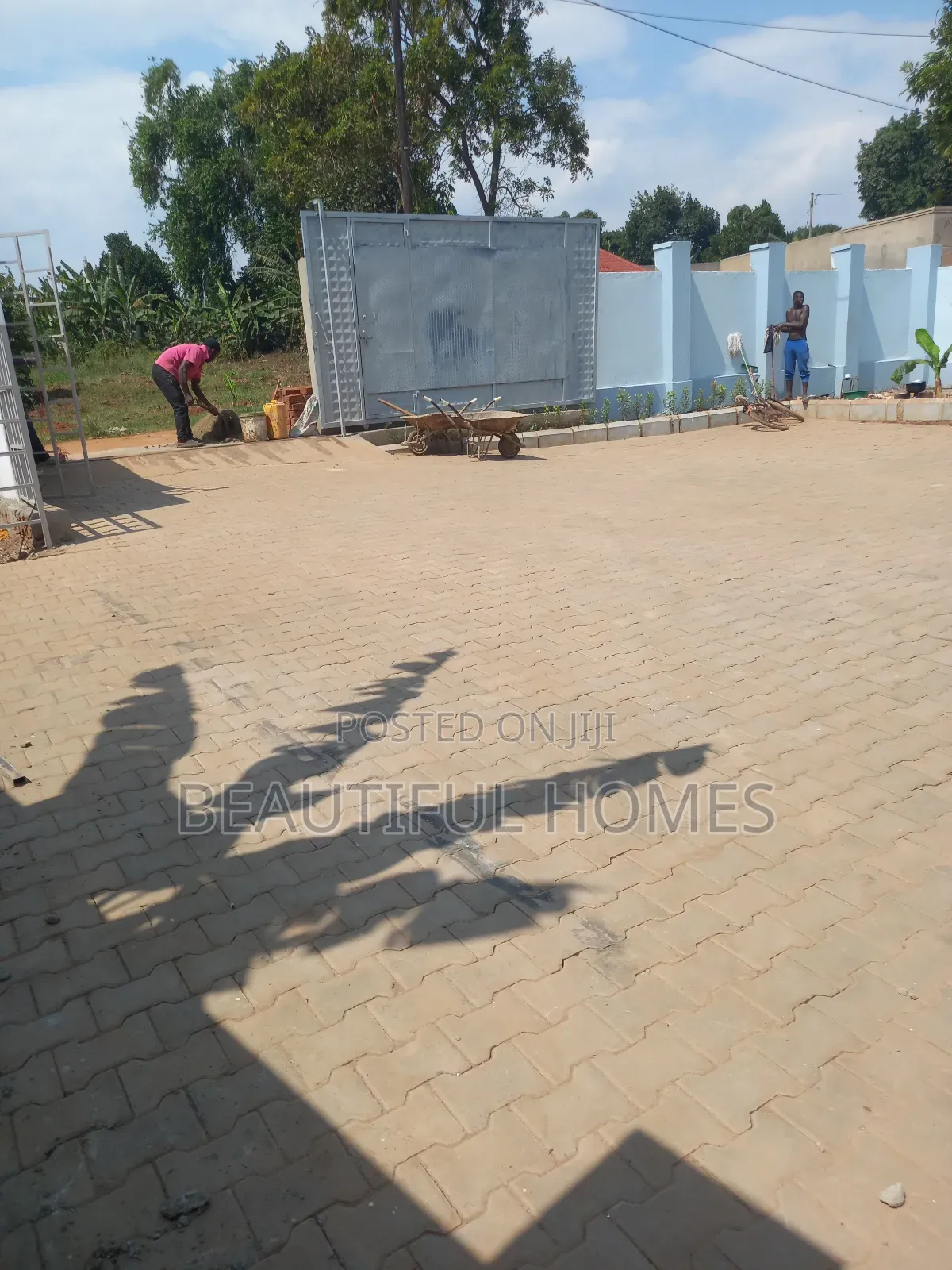 Furnished 4bdrm House in Kira for sale