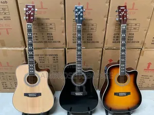 Full Size41 YAMAHA Powered Acoustic Guitar With FREE Battery