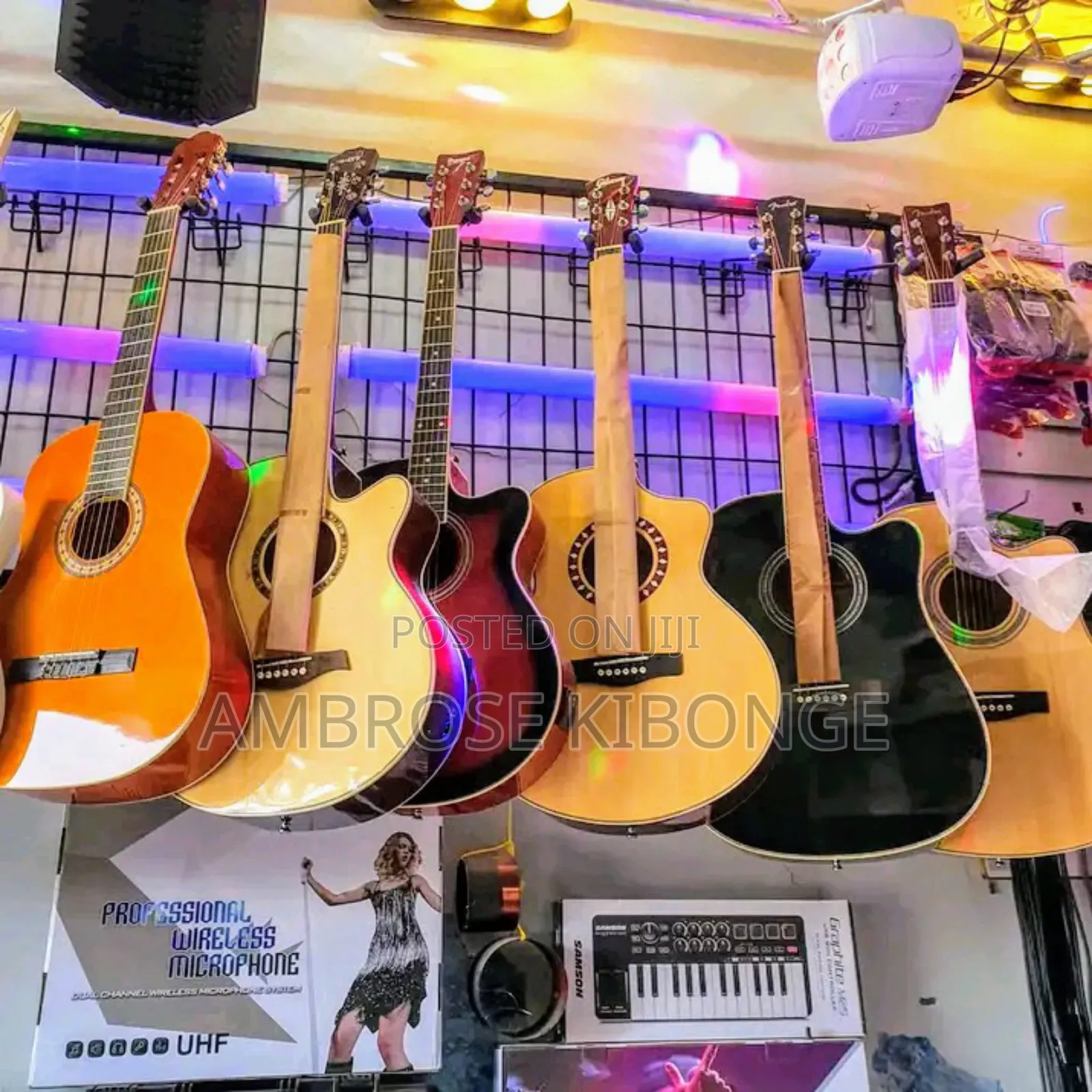 Full Size41 YAMAHA Powered Acoustic Guitar With FREE Battery