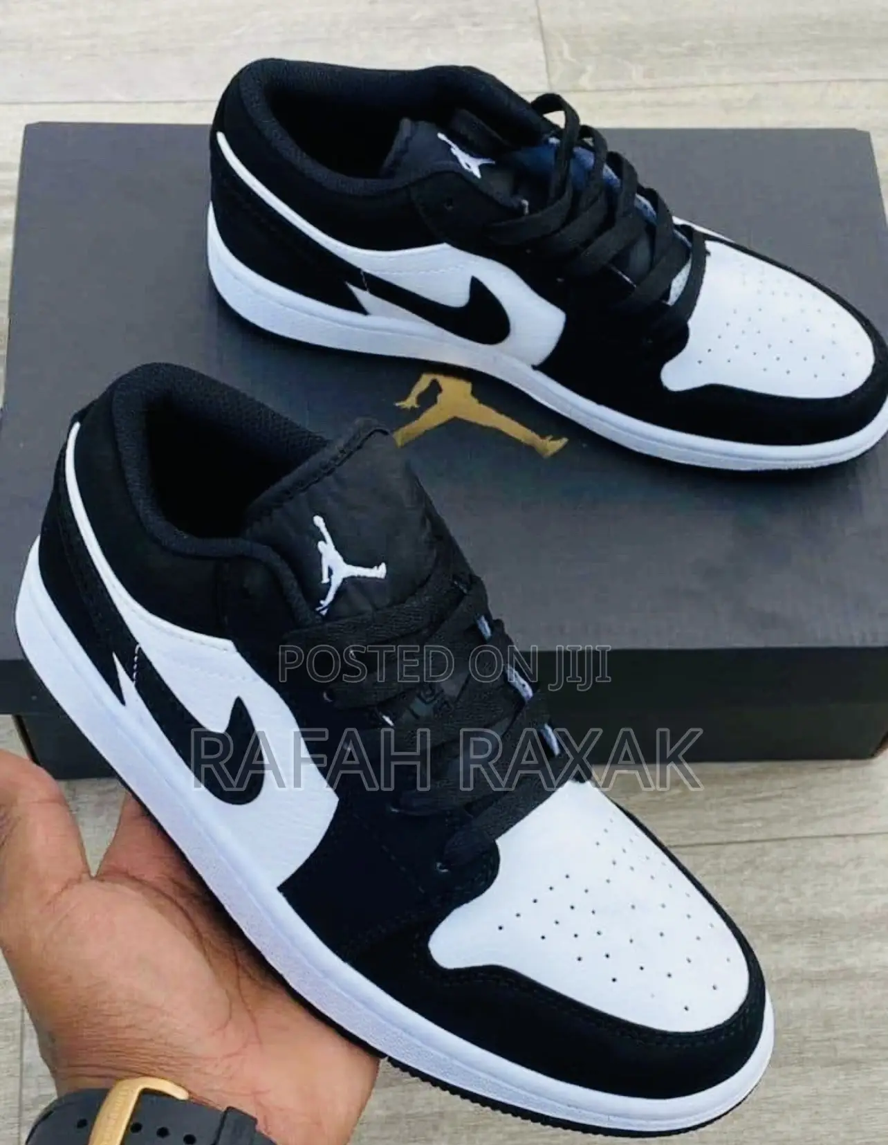 Original Black/White Unisex Nike Air Jordan 1 Low Sneakers