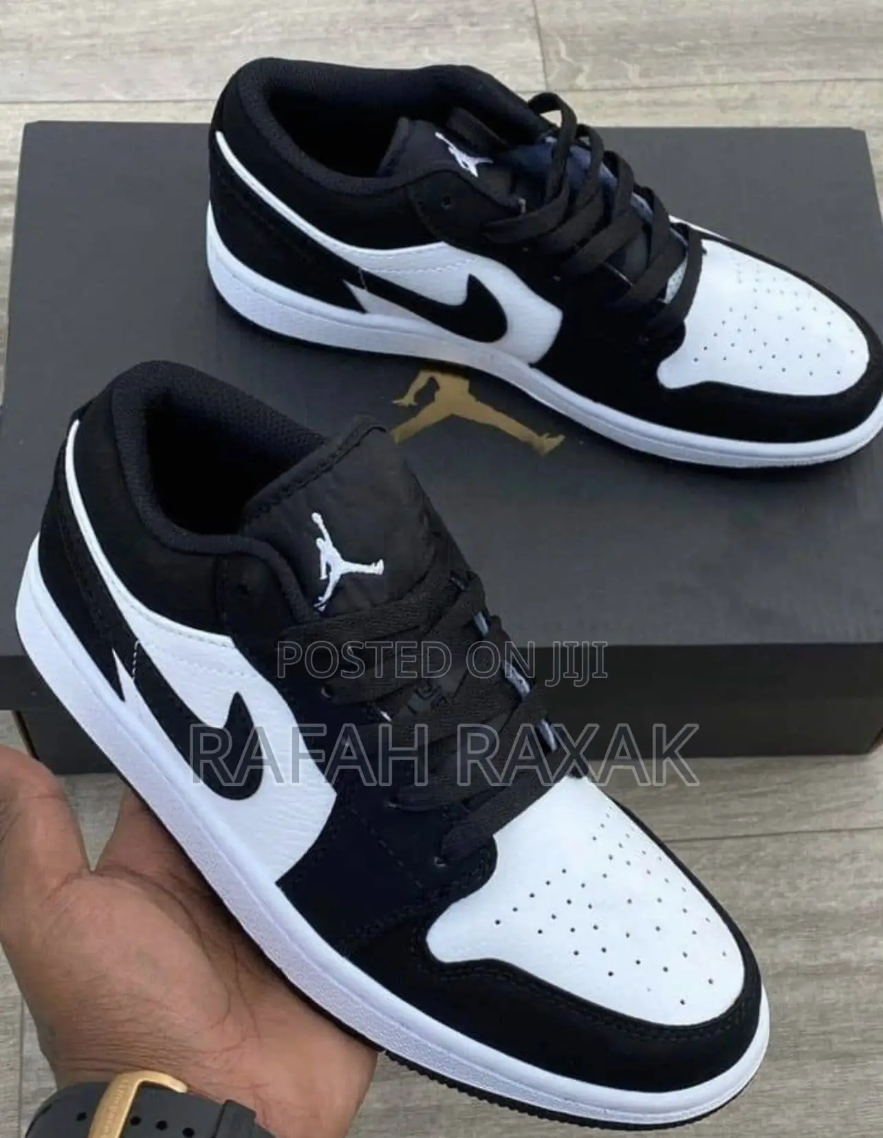 Original Black/White Unisex Nike Air Jordan 1 Low Sneakers