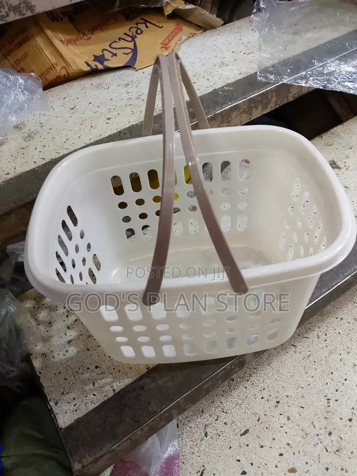Cream Shopping Baskets