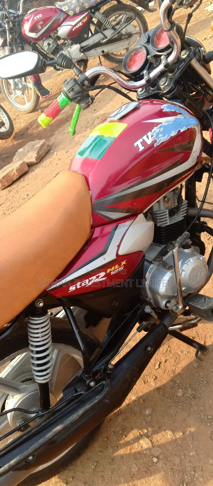 TVS HLX 125 2023 Red