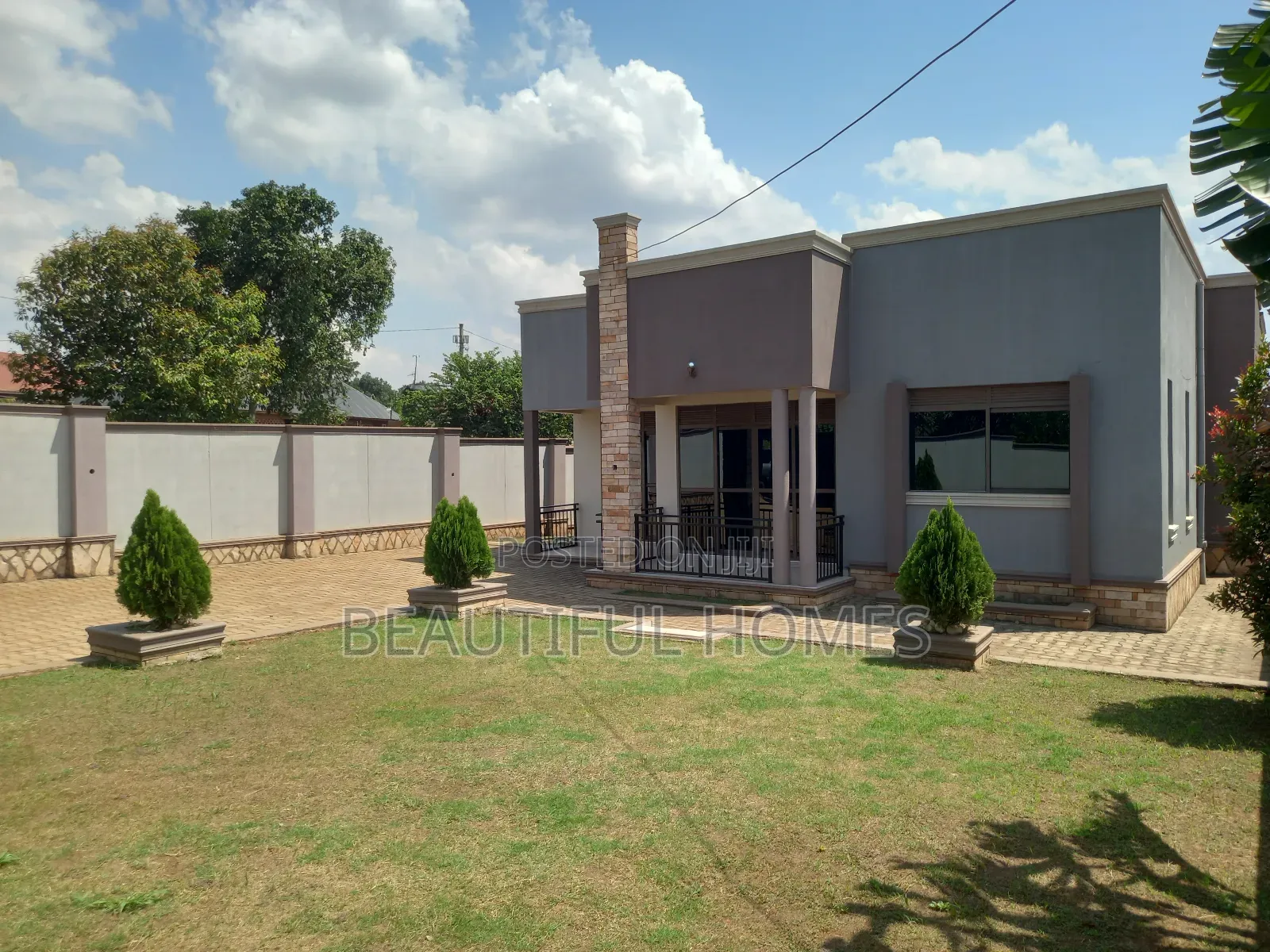 Furnished 4bdrm House in Kira for sale