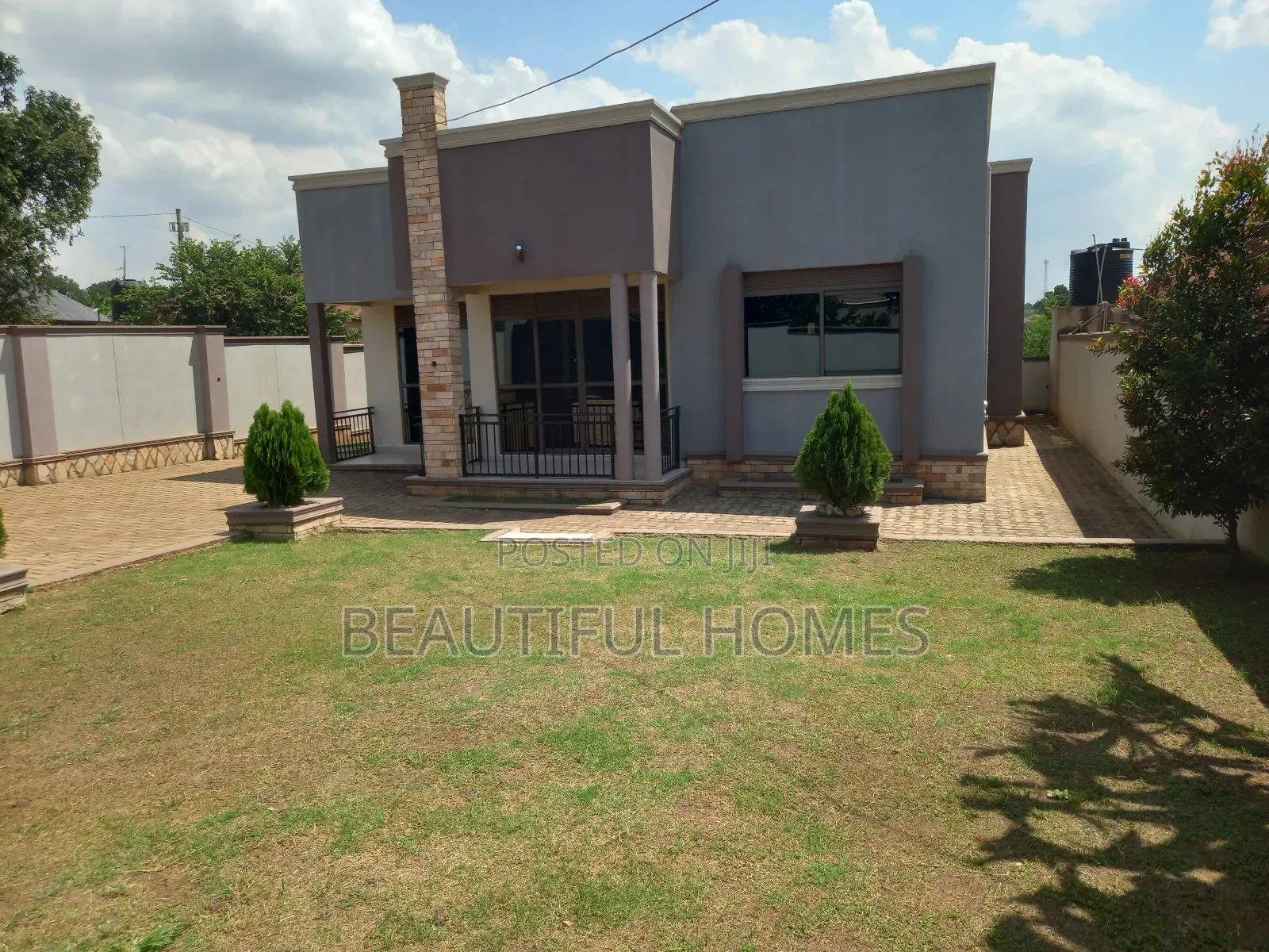 Furnished 4bdrm Bungalow in Kira for sale